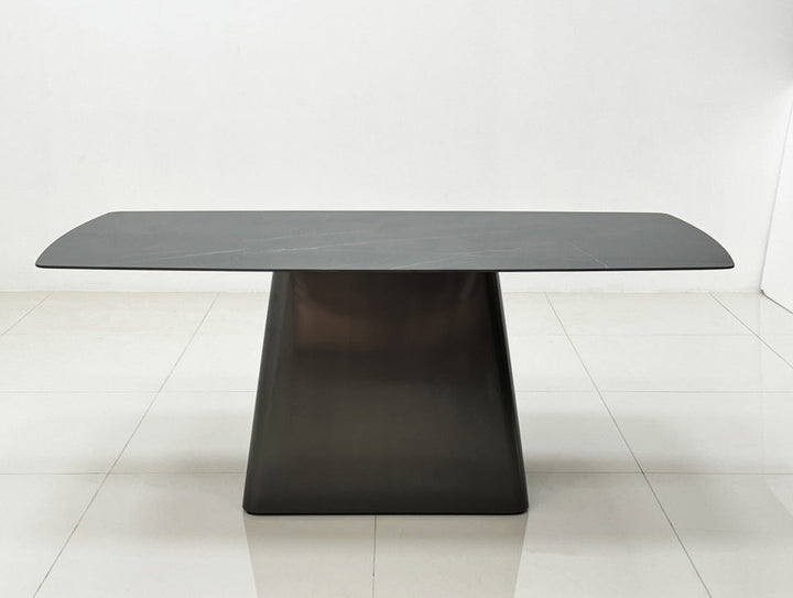 DT725 Dining Table