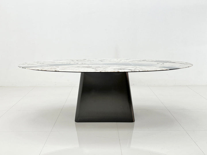 DT725 Dining Table