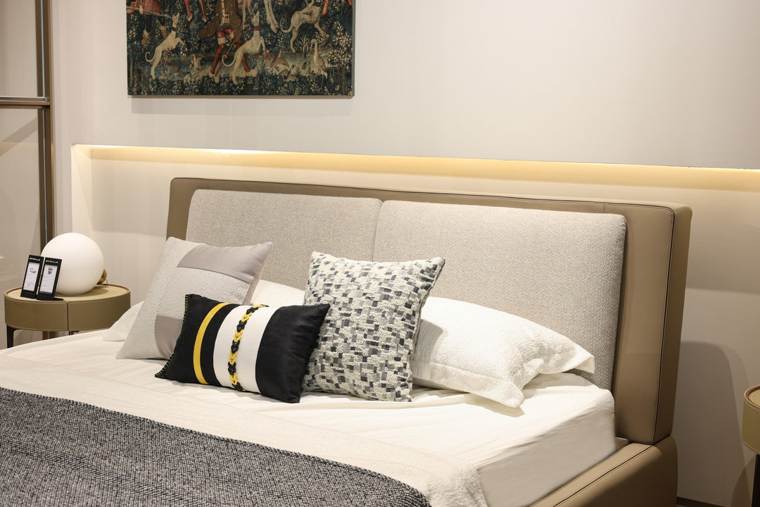 GC2547 Upholstered Bed