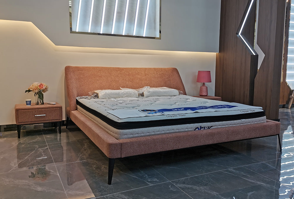 GC1712 Upholstered Bed
