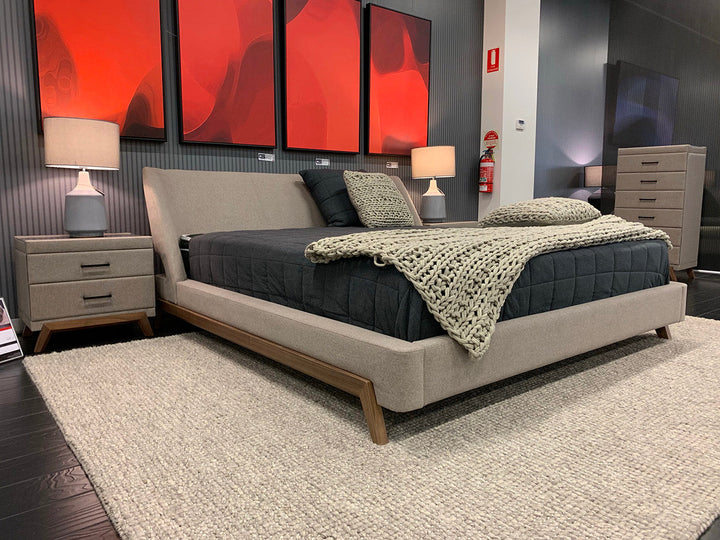 GC1713 Upholstered Bed
