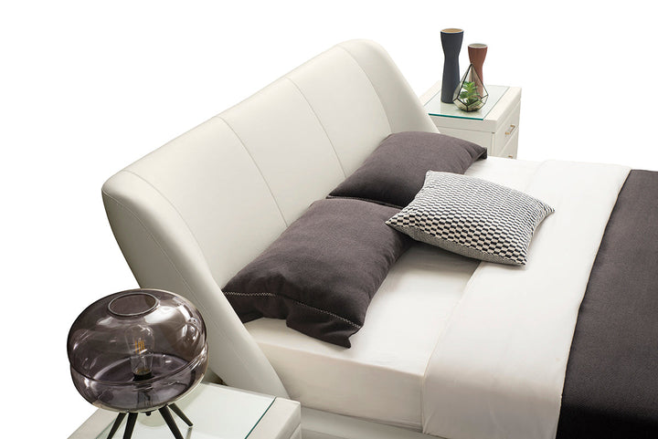 GC1713 Upholstered Bed
