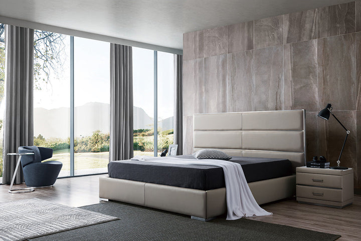 GC1731 Upholstered Bed