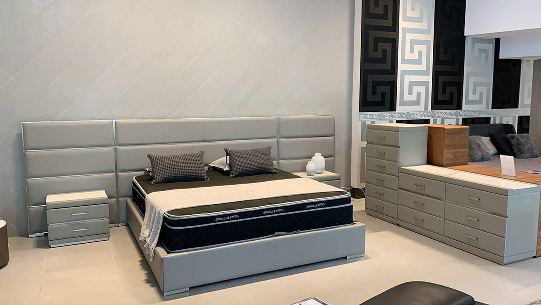 GC1731 Upholstered Bed