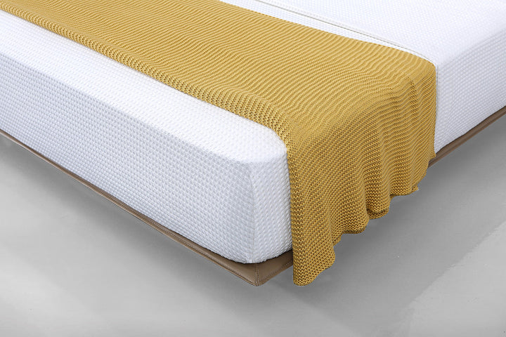 GC1733 Upholstered Bed