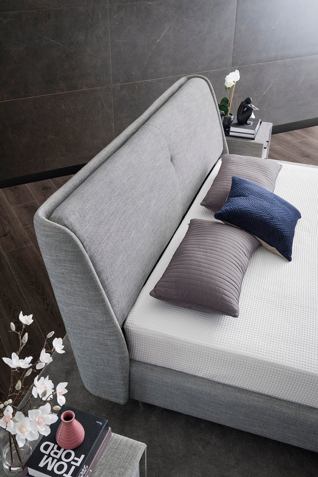 GC1820 Upholstered Bed