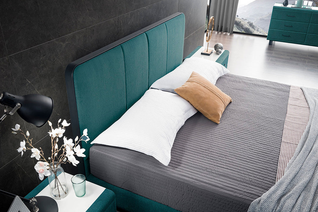 GC1823 Upholstered Bed