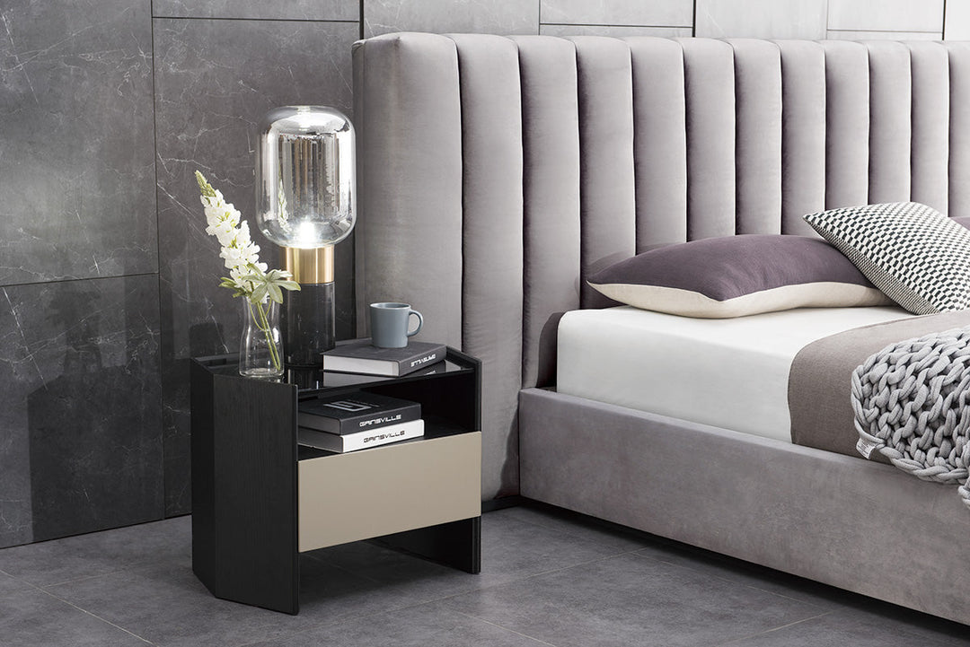 GC2009 Upholstered Bed