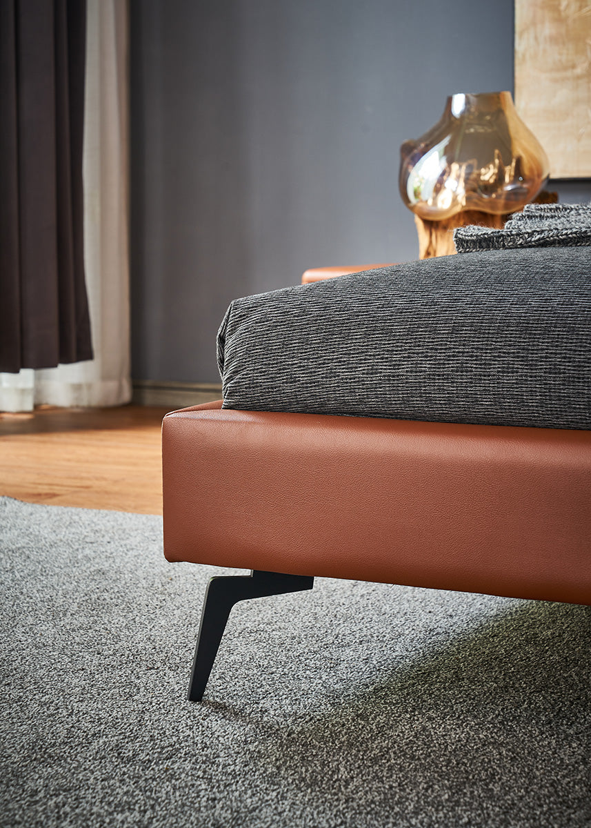 GC2103 Upholstered Bed