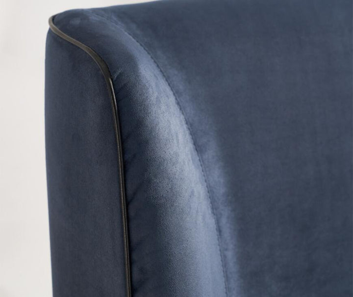 GC2108 Upholstered Bed