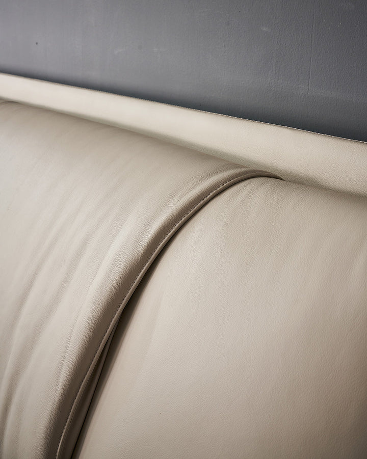 GC2119 Upholstered Bed