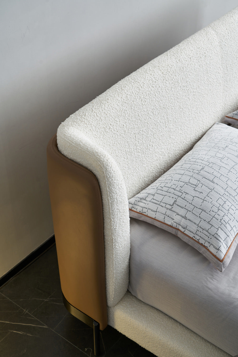 GC2123 Upholstered Bed