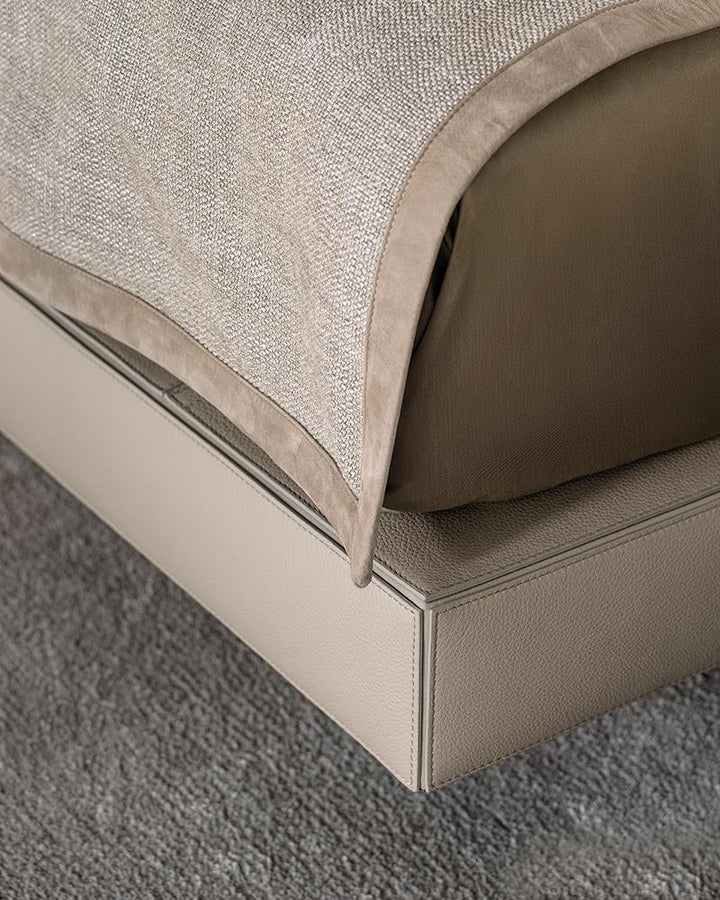 GC2207 Upholstered Bed