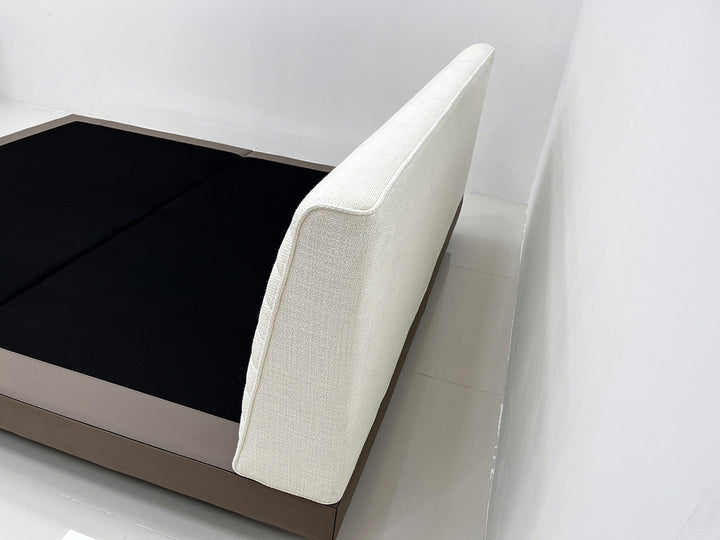 GC2207 Upholstered Bed