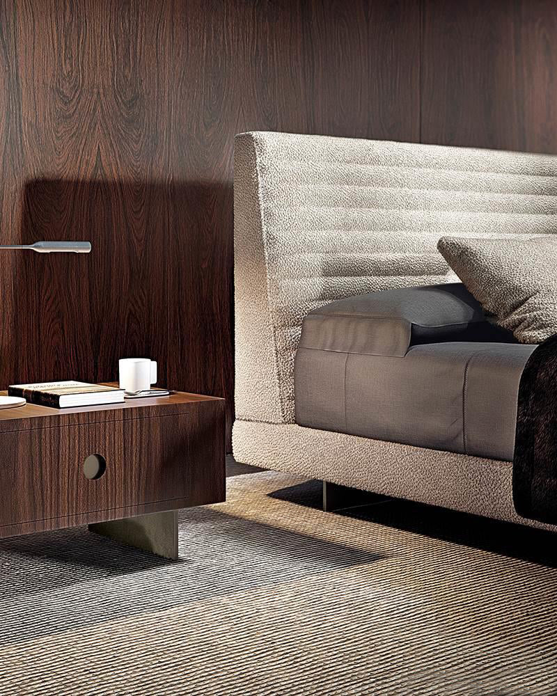 GC2207 Upholstered Bed