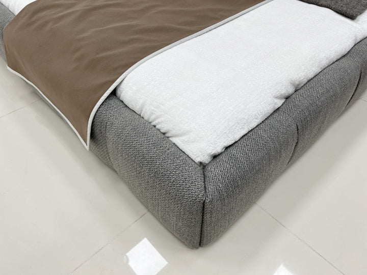 GC2216 Upholstered Bed
