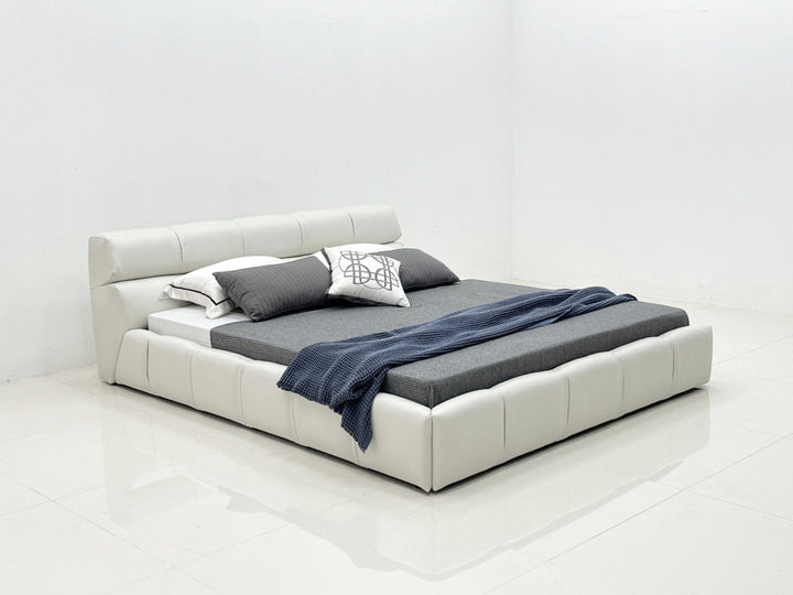 GC2216 Upholstered Bed