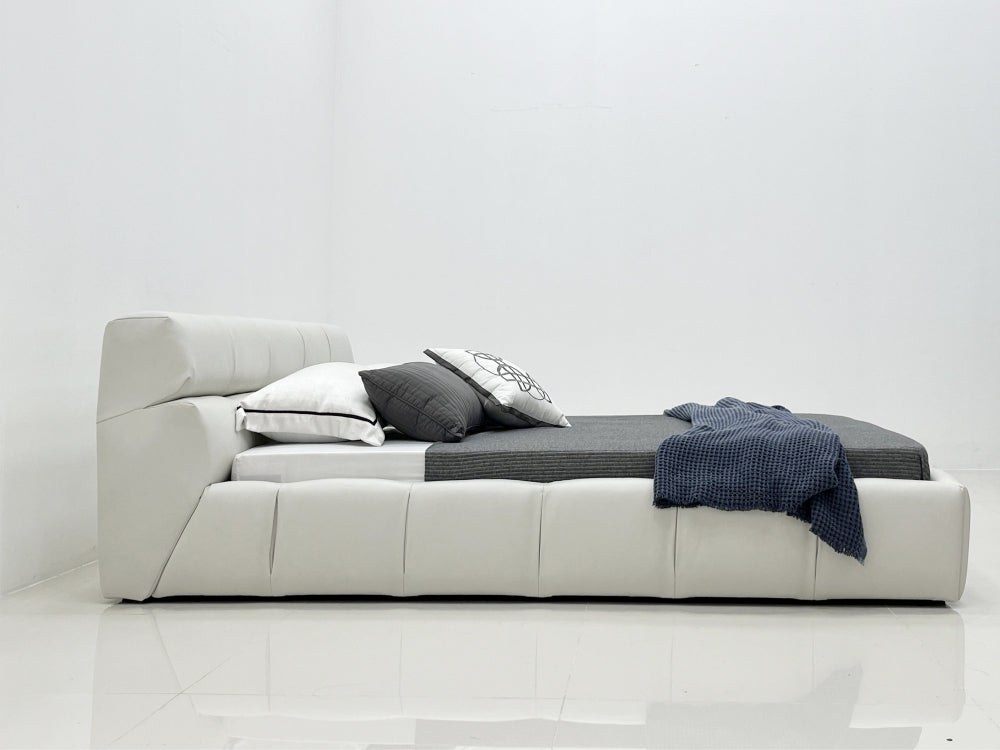 GC2216 Upholstered Bed