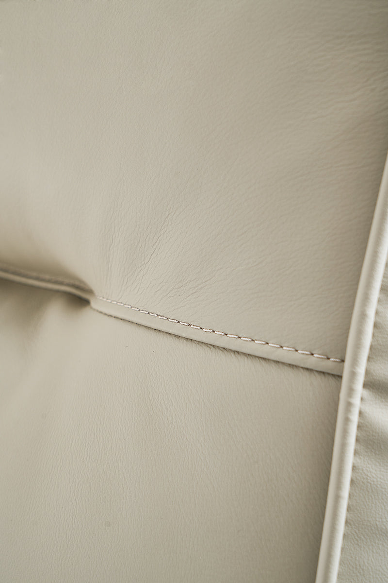 GC2222 Upholstered Bed