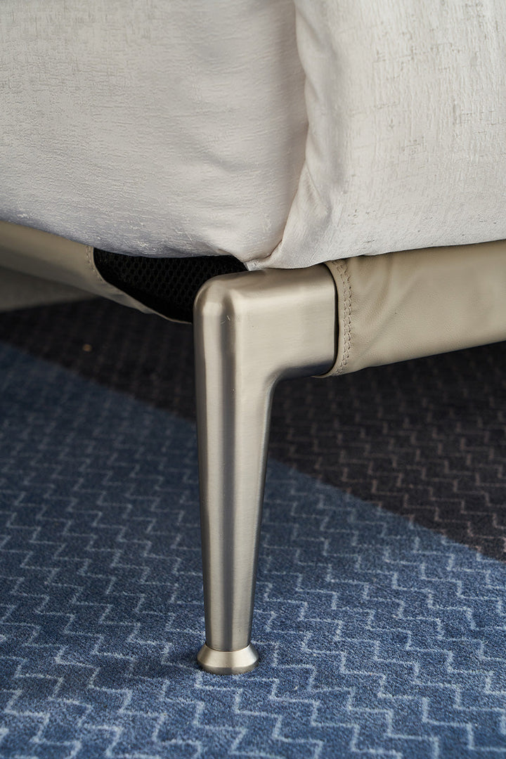 GC2222 Upholstered Bed