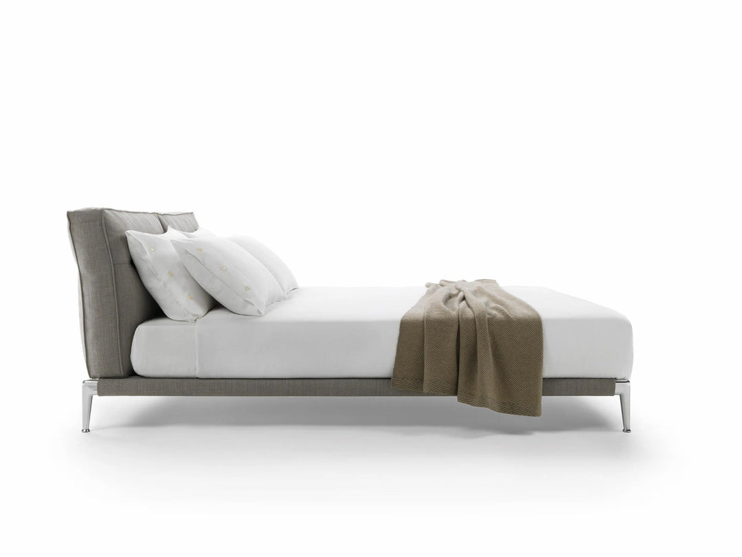 GC2222 Upholstered Bed