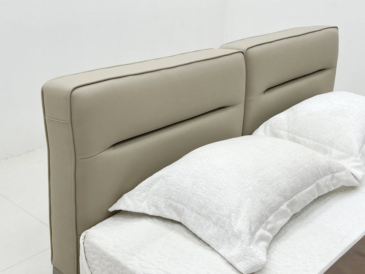 GC2222 Upholstered Bed