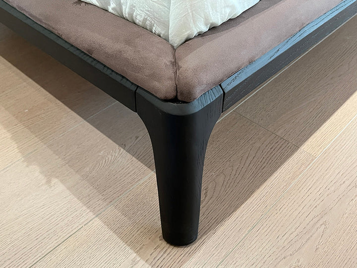 GC2223 Upholstered Bed