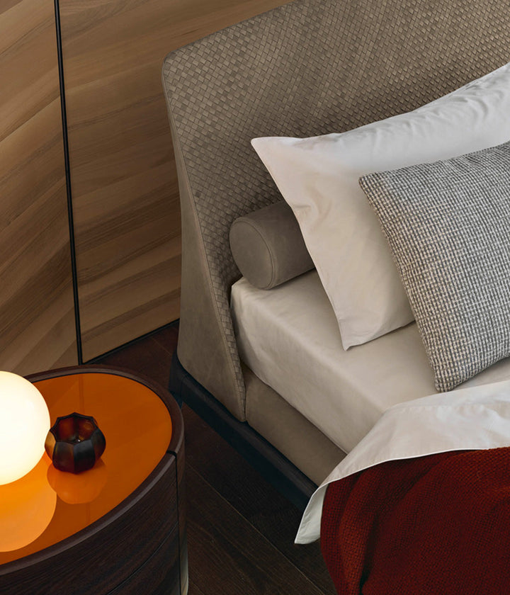 GC2223 Upholstered Bed