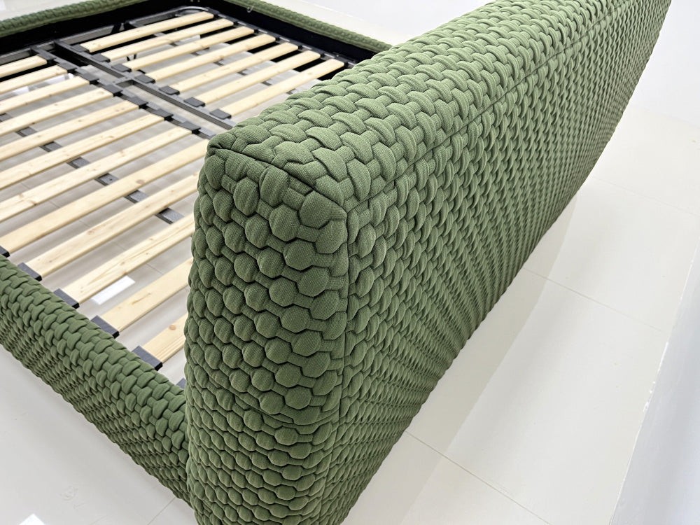 GC2227 Upholstered Bed