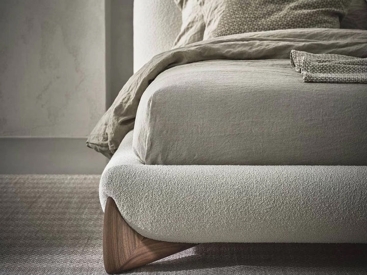 GC2233 Upholstered Bed