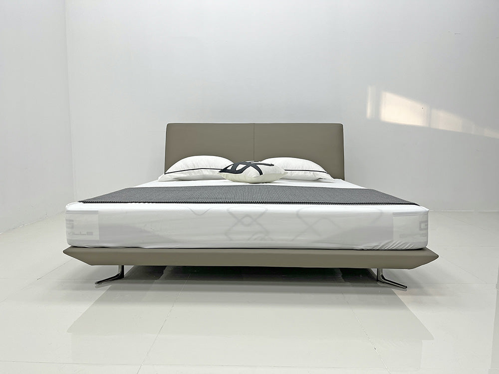 GC2240 Upholstered Bed