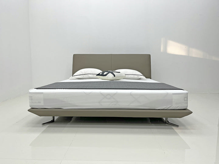 GC2240 Upholstered Bed