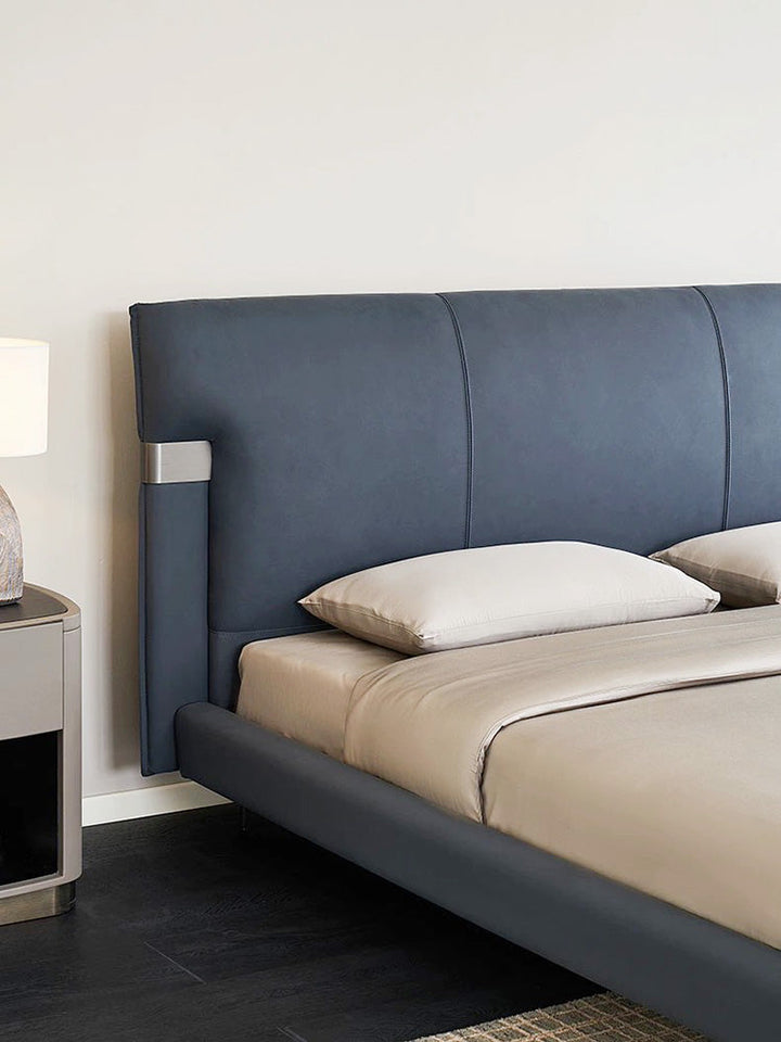 GC2243 Upholstered Bed