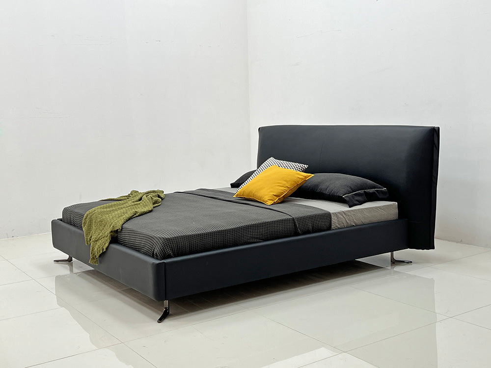 GC2245 Upholstered Bed