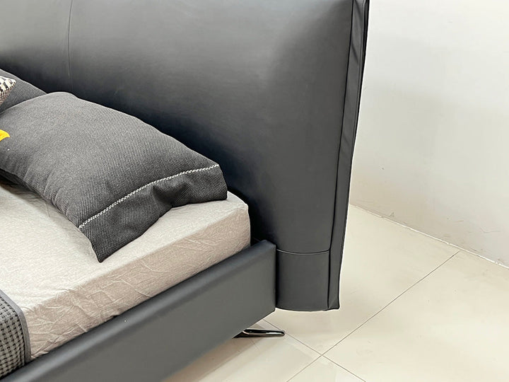 GC2245 Upholstered Bed