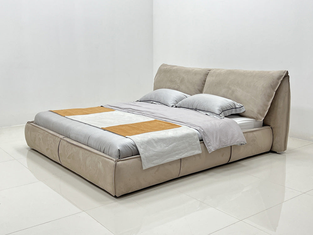 GC2248 Upholstered Bed