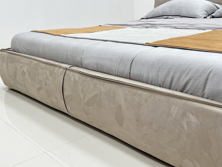 GC2248 Upholstered Bed