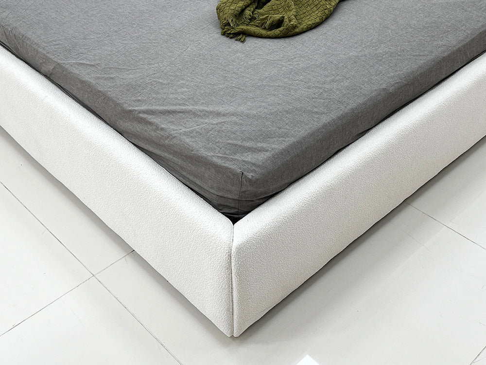 GC2251 Upholstered Bed