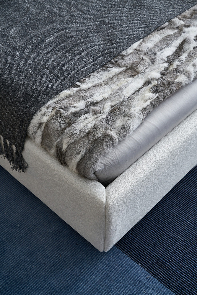 GC2251 Upholstered Bed