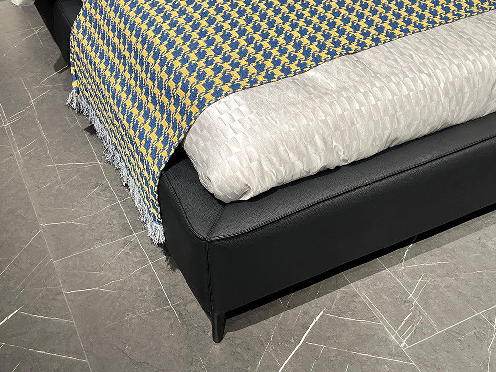 GC2257 Upholstered Bed