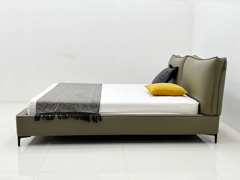 GC2257 Upholstered Bed