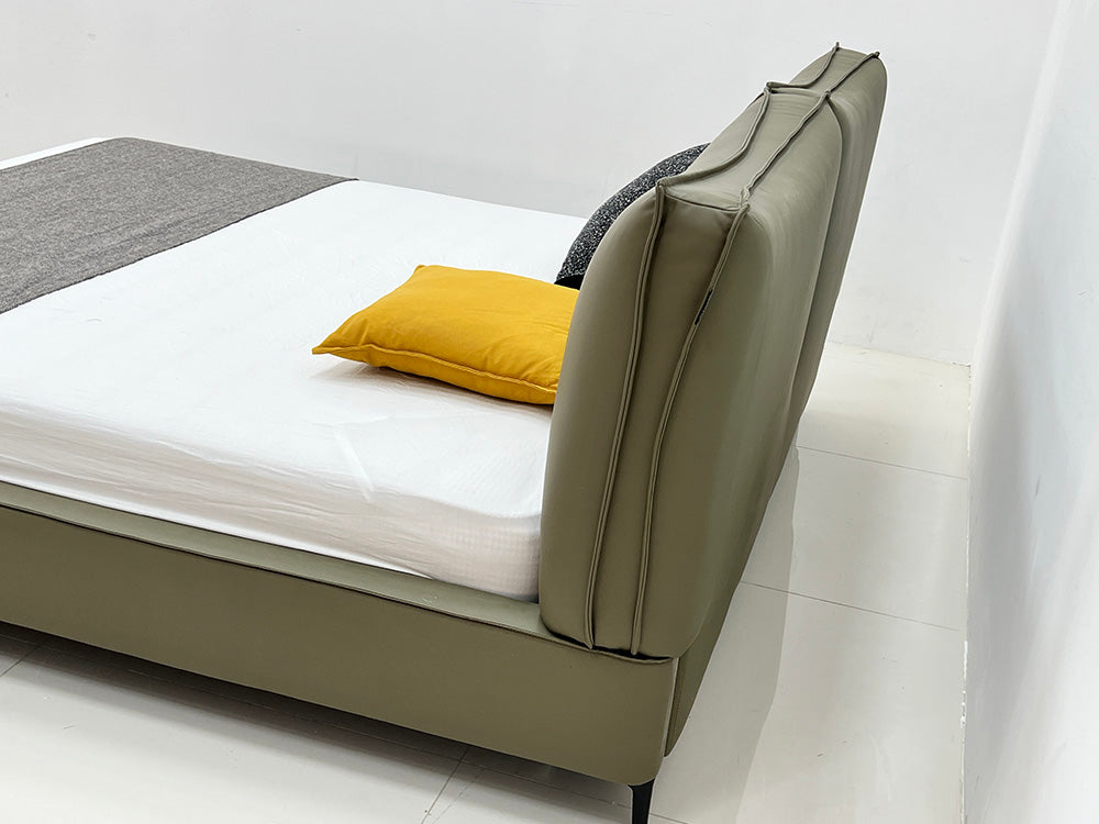GC2257 Upholstered Bed