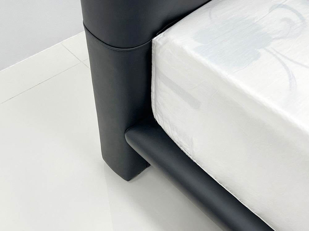GC2301 Upholstered Bed