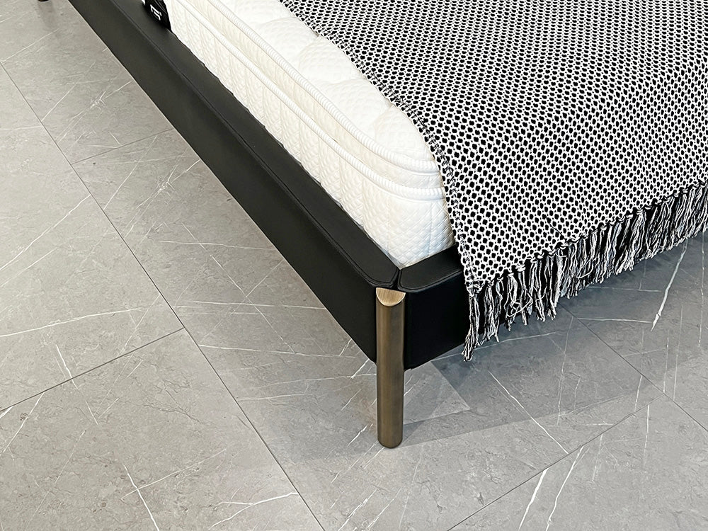 GC2302 Upholstered Bed