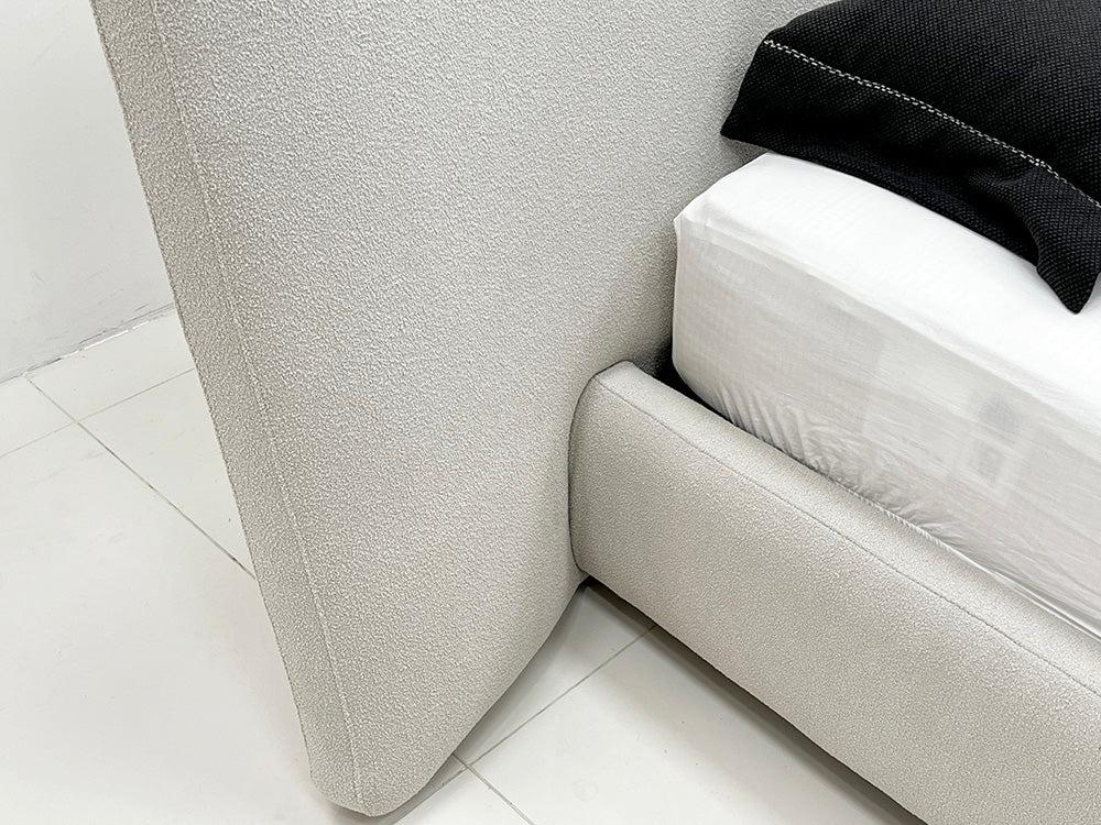 GC2305 Upholstered Bed