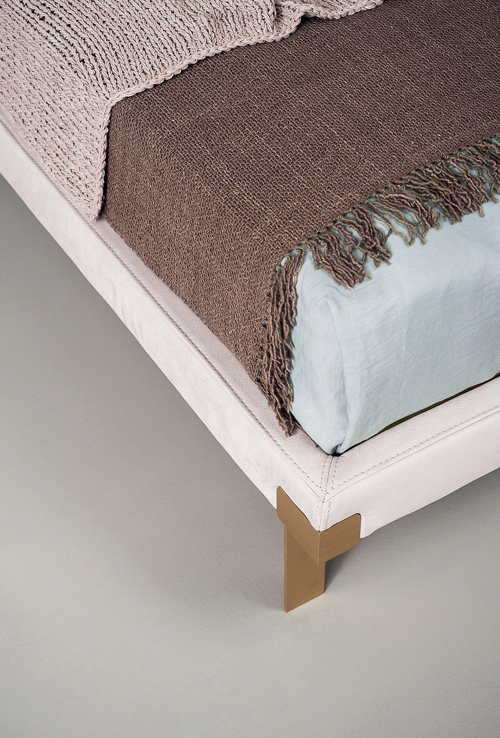 GC2316 Upholstered Bed