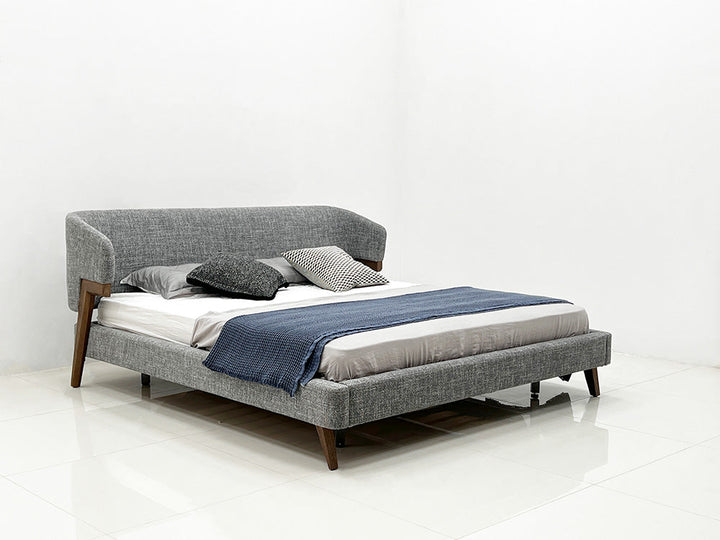 GC2323 Upholstered Bed