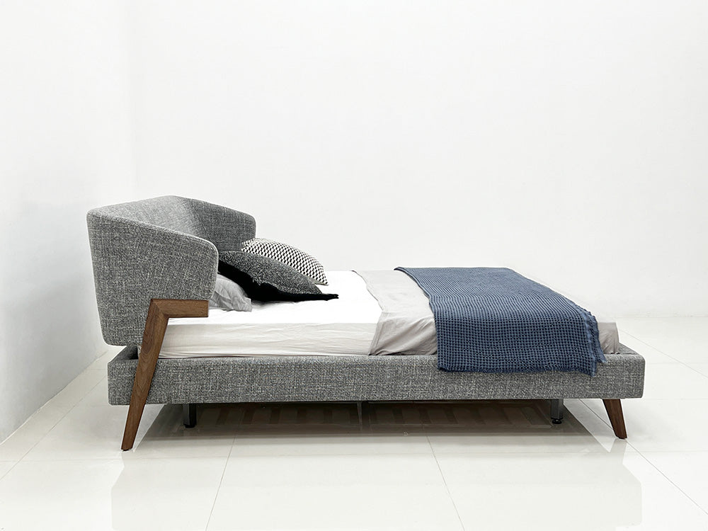 GC2323 Upholstered Bed