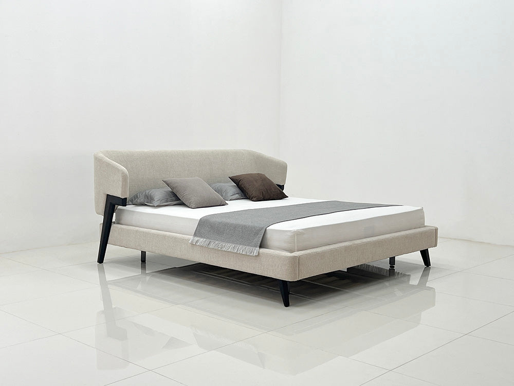 GC2323 Upholstered Bed