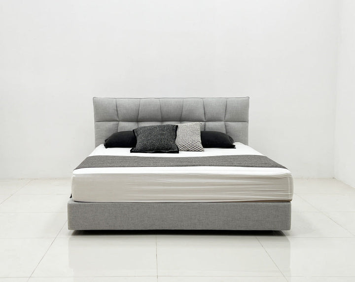 GC2333 Upholstered Bed